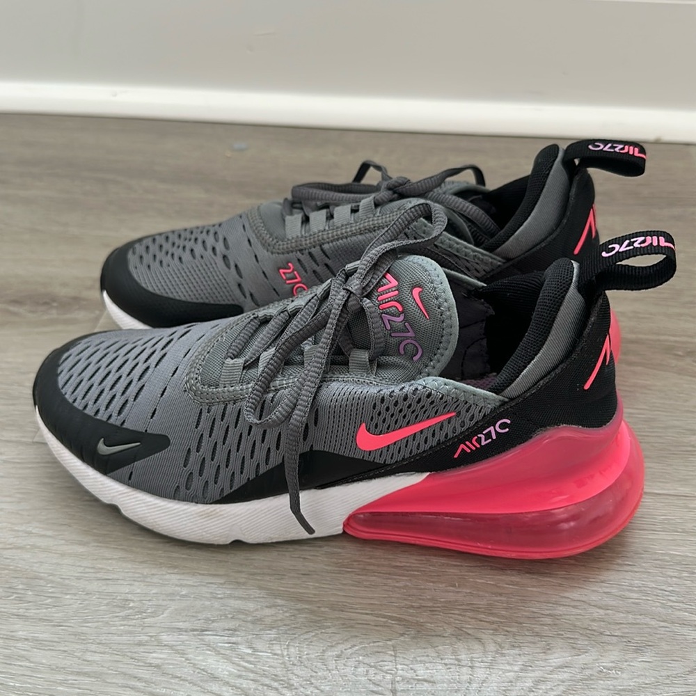 Nike Air Max 270 Women’s
SIZE 5
Smoke Grey & Hyper Pink - Picture 3 of 15